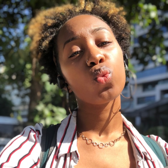 Meet your Posher, Angie - Picture 2 of 4